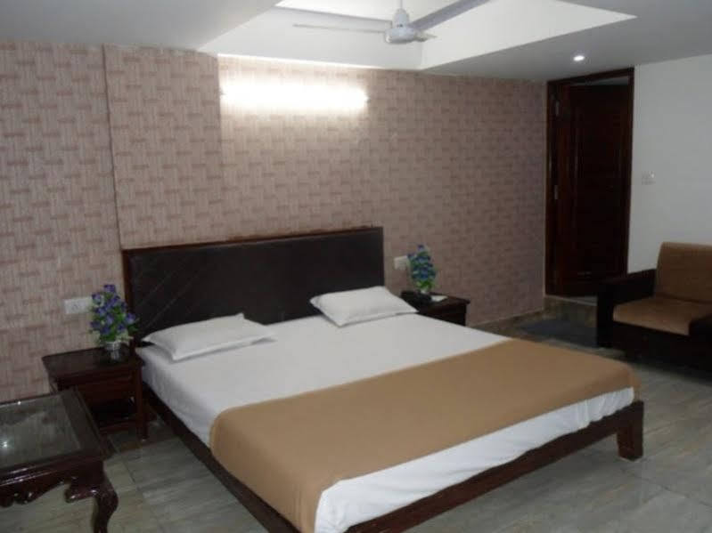 Hotel Seven Ahmadabad Zewnętrze zdjęcie